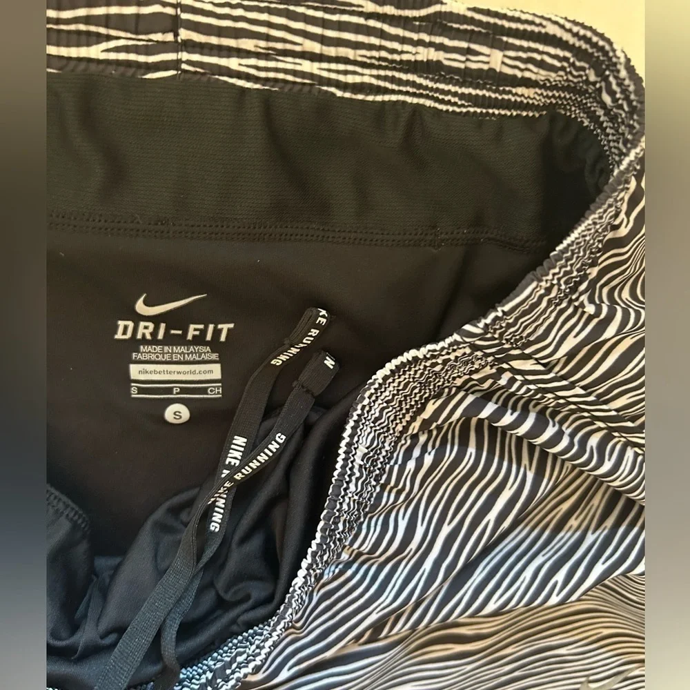Nike Dry Fit Equilibrium Modern Tempo lined shorts w/side mesh panels Sz-S.   X3
